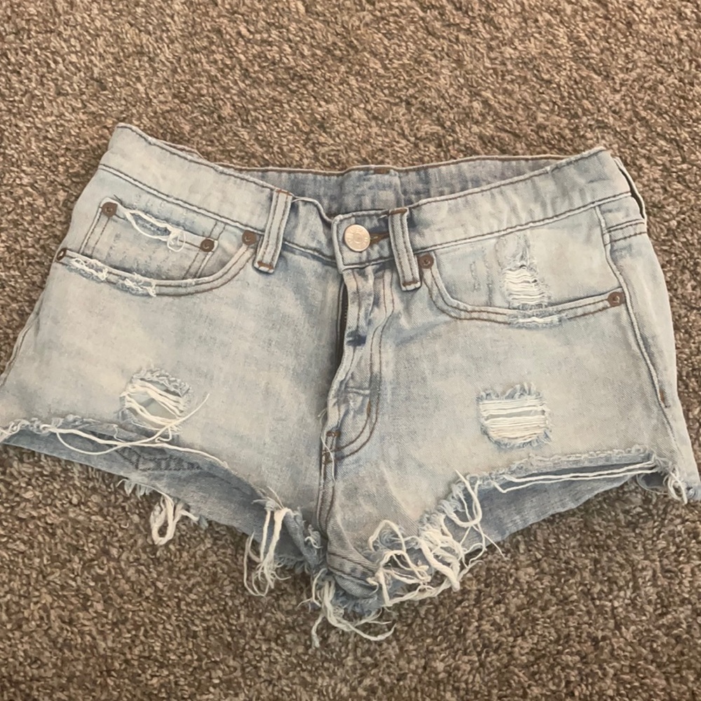 Denim distressed shorts. Very flattering . 26